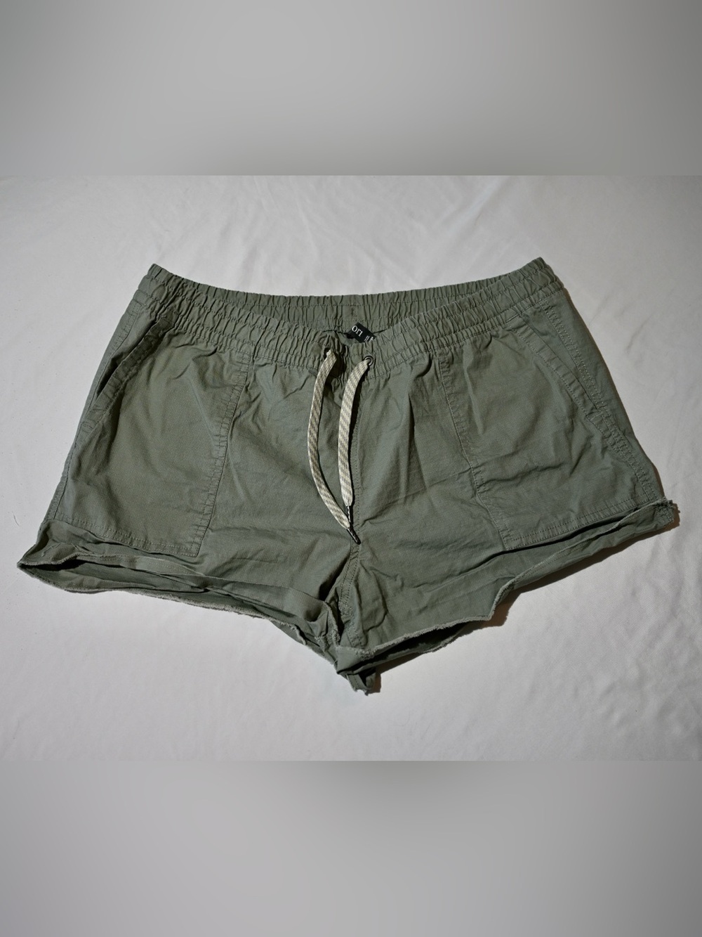 Vuori The Rise The Shine Shorts XL Sage Green Drawstring Raw Hem